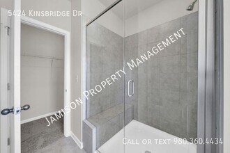 5424 Kinsbridge Dr in Mint Hill, NC - Building Photo - Building Photo