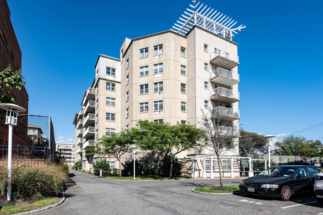 The Reef in Rockaway Beach, NY - Building Photo