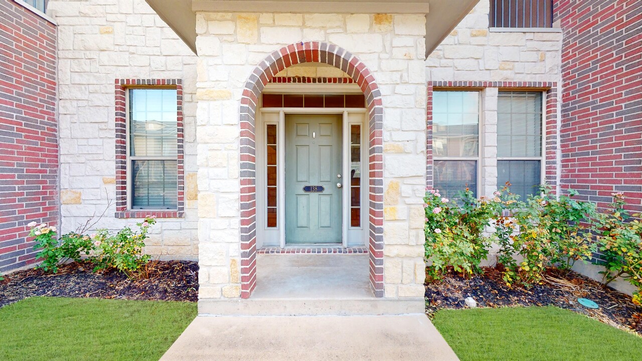 138 Forest Dr Loop in College Station, TX - Building Photo