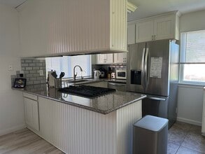 7020 Roca Way in Sacramento, CA - Building Photo - Building Photo