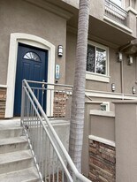 4023 Bluff View Way in Carlsbad, CA - Building Photo