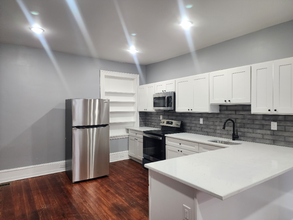 380 Vernon Rd, Unit 1 in Philadelphia, PA - Building Photo - Building Photo