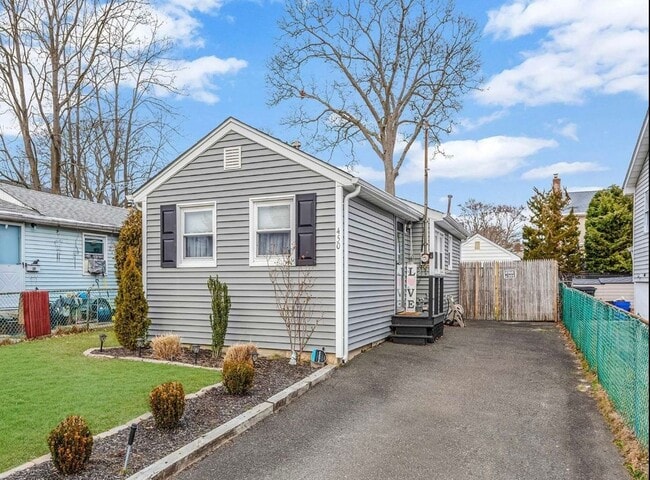 property at 450 S Fulton Ave