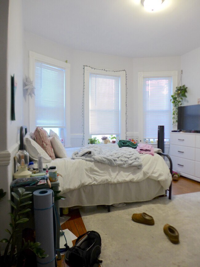 6 Bucknam St in Boston, MA - Foto de edificio - Building Photo