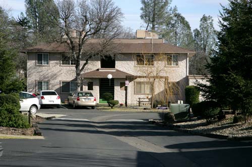 Casa Serena in Redding, CA - Building Photo