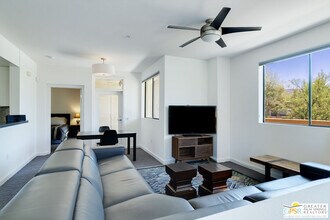 870 E Palm Canyon Dr in Palm Springs, CA - Building Photo - Building Photo