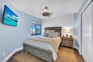 27131 Oakwood Lake Dr in Bonita Springs, FL - Building Photo