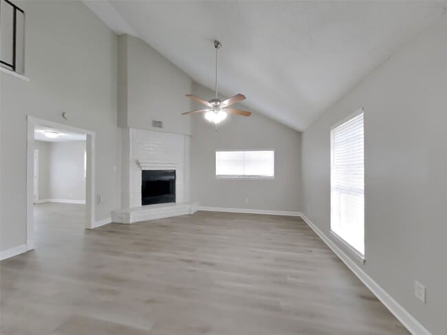 20143 Dawn Mist Dr in Humble, TX - Foto de edificio - Building Photo