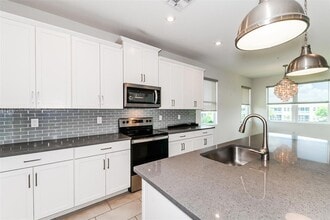 4721 Arboretum Cir, Unit 210 in Naples, FL - Building Photo - Building Photo