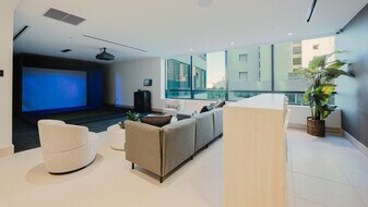 36 NE 2nd St in Miami, FL - Building Photo