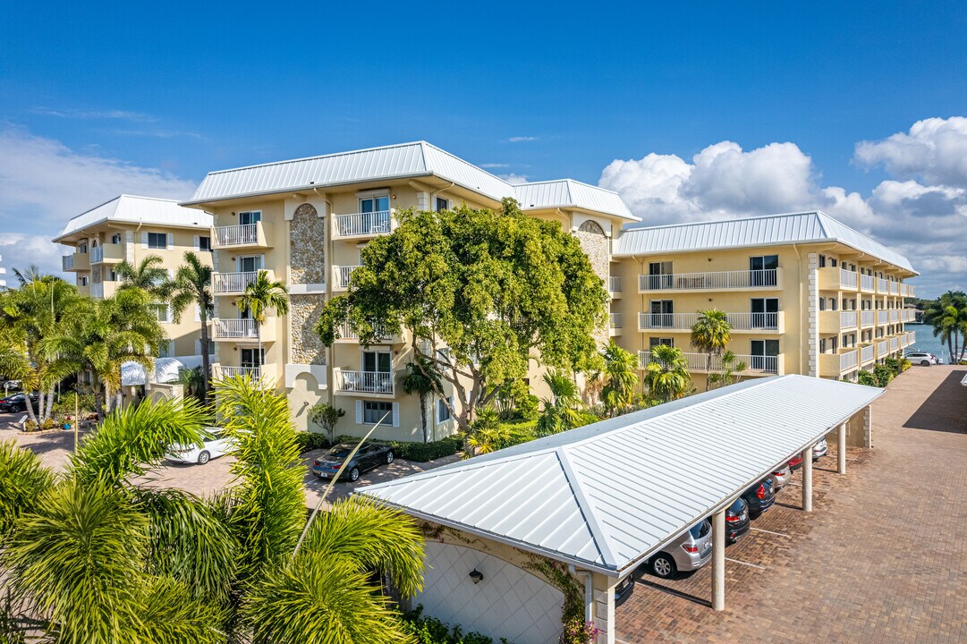 Harbor Cove Club in Naples, FL - Building Photo