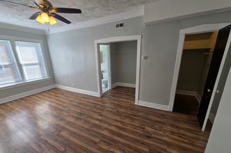 4751 N Monticello Ave in Chicago, IL - Foto de edificio - Building Photo