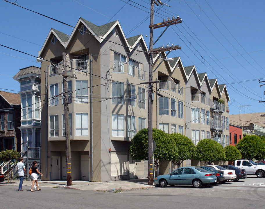 3004-3006 18th St in San Francisco, CA - Building Photo