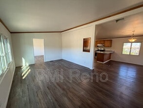 135 Jim Denning Way in Sun Valley, NV - Building Photo - Building Photo