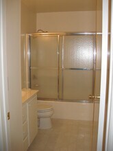 18541 Demion Ln, Unit C in Huntington Beach, CA - Building Photo - Building Photo