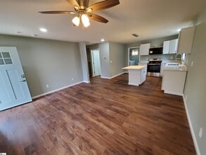 111 Augusta St in Easley, SC - Building Photo - Building Photo
