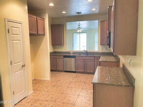 10017 W Raymond St in Tolleson, AZ - Building Photo - Building Photo