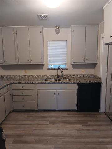 property at 319 W Clarendon Dr