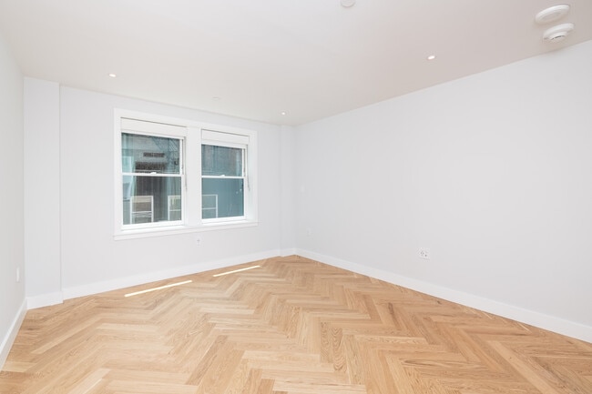 12 Commonwealth Ave, Unit 304 in Boston, MA - Foto de edificio - Building Photo