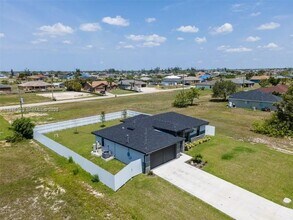 1302 NE 2nd Pl in Cape Coral, FL - Building Photo - Building Photo