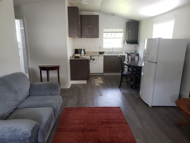 property at 3818 Hamid Blvd