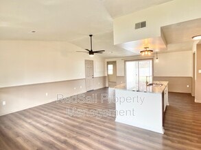 725 Chatsworth Dr in Newport News, VA - Building Photo - Building Photo