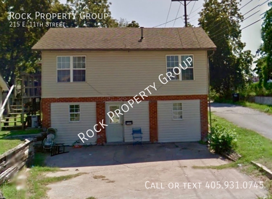 215 E 11th St in Shawnee, OK - Building Photo