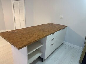 2233 NE 173rd St in North Miami Beach, FL - Building Photo - Building Photo