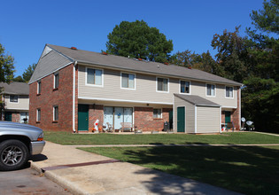 Elmwood Apartments in Athens, AL - Building Photo - Building Photo