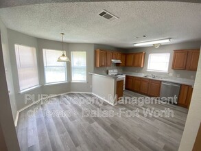 768 Hunter Ct in Azle, TX - Building Photo - Building Photo