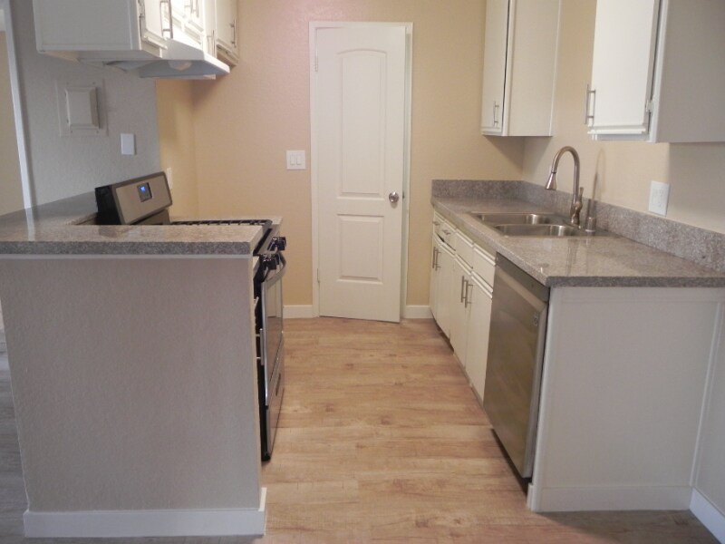 8602 Chapman Ave in Garden Grove, CA - Building Photo