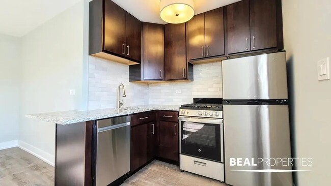 454 W Barry Ave, Unit C