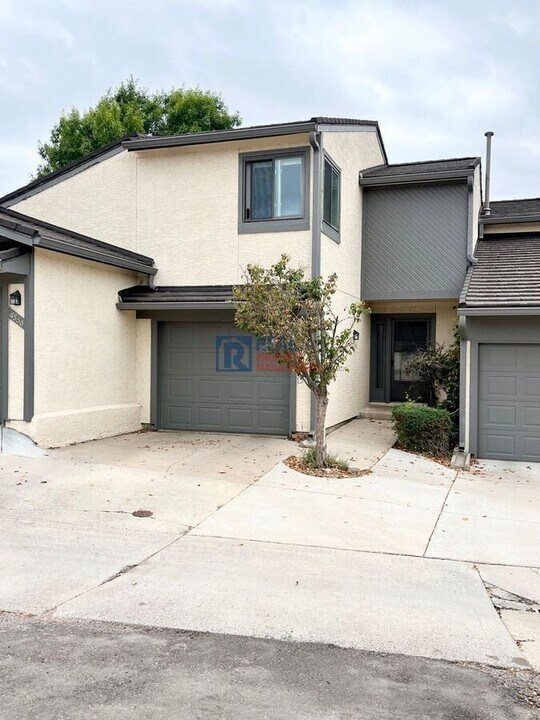 4568 Excalibur Ct in Colorado Springs, CO - Foto de edificio