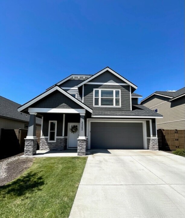 20582 SE Gemstone Ave in Bend, OR - Building Photo