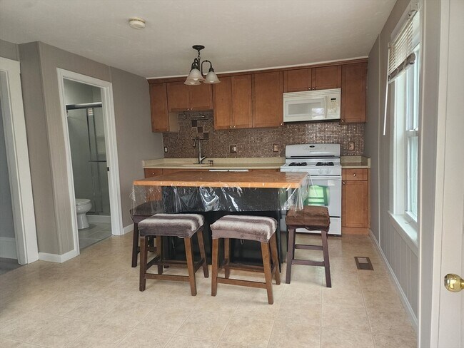 100 Wyman St in Stoughton, MA - Building Photo - Building Photo