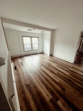 20 Park St in Stafford Springs, CT - Foto de edificio - Building Photo