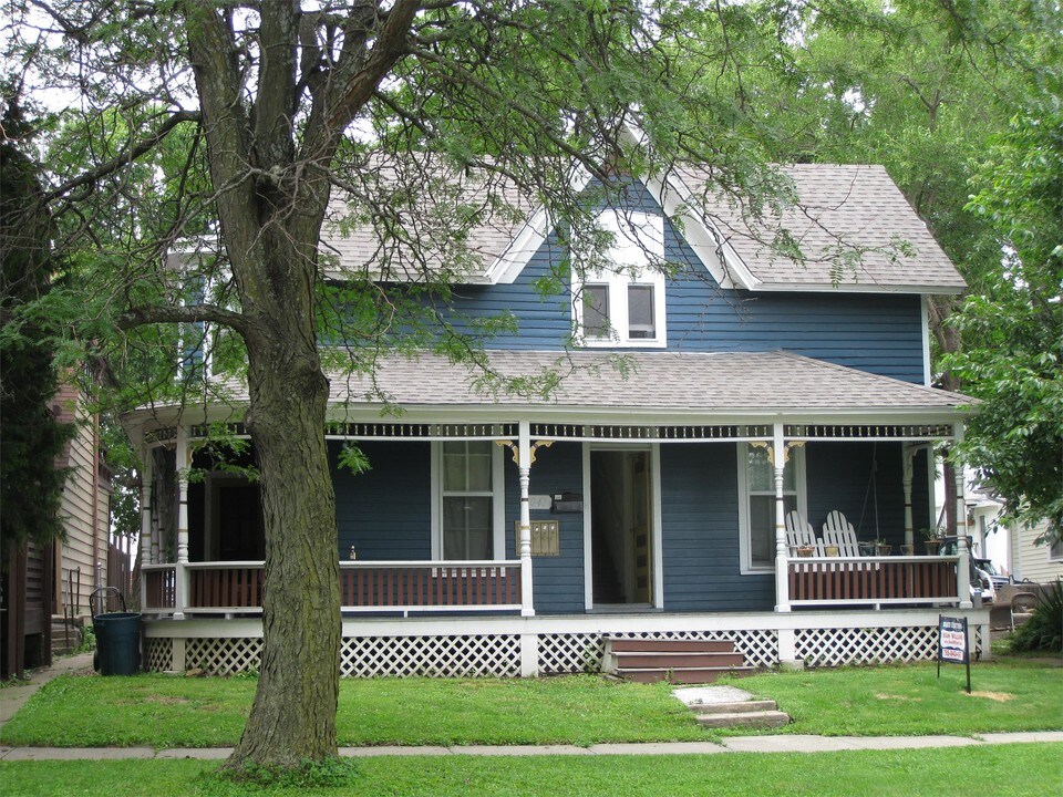 1041 Kentucky St-Unit -4 in Lawrence, KS - Foto de edificio