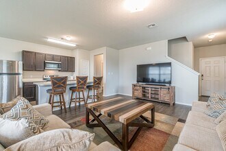9427 Somers Bend in San Antonio, TX - Building Photo - Building Photo
