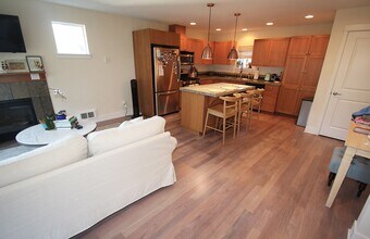 2252 NW 60th St in Seattle, WA - Building Photo - Building Photo