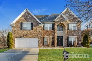 5801 Crimson Oak Ct in Harrisburg, NC - Building Photo