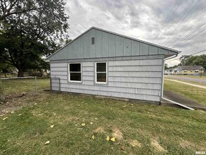 716 W Nebraska Ave in Peoria, IL - Foto de edificio - Building Photo