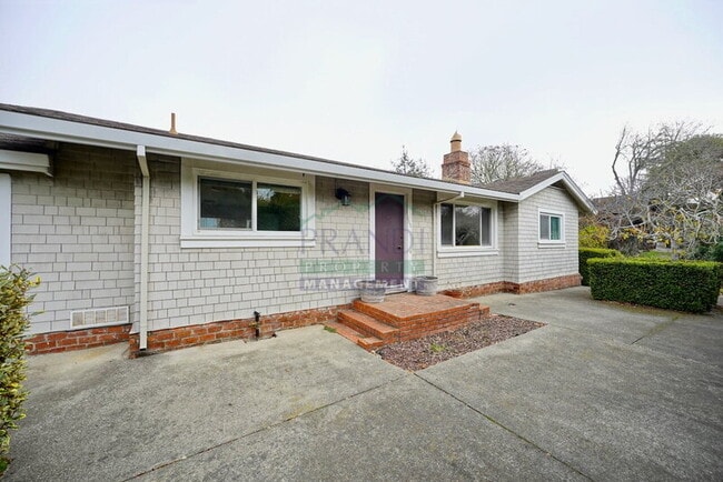 893 Tiburon Blvd in Tiburon, CA - Building Photo - Building Photo