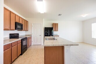 2520 SW 15th Pl in Cape Coral, FL - Building Photo - Building Photo