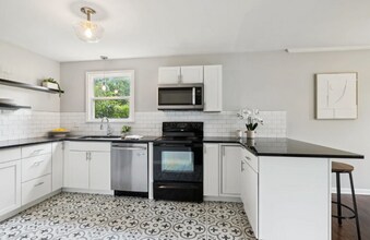 6528 Premier Dr in Nashville, TN - Building Photo - Building Photo