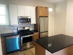 1454 N Kedzie Ave, Unit 3 in Chicago, IL - Building Photo - Building Photo