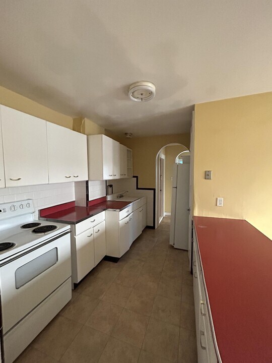 2 Ureco Terrace, Unit 1R in Worcester, MA - Foto de edificio