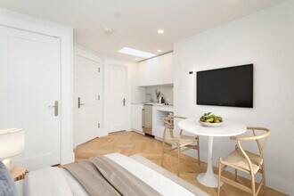 461 Massachusetts Ave, Unit 13 in Boston, MA - Foto de edificio - Building Photo