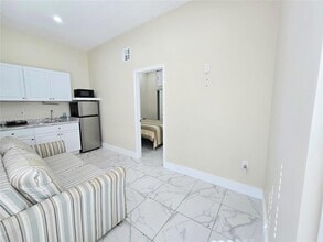 18255 SW 145th Ave, Unit Back in Miami, FL - Building Photo - Building Photo