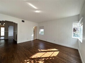 969 Bay Dr in Miami, FL - Building Photo - Building Photo