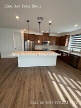 3264 Oak Trl Dr in Manteca, CA - Building Photo - Building Photo